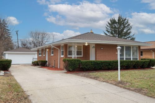 8841 Palmetto Ave, Milwaukee WI  53225-5009 exterior