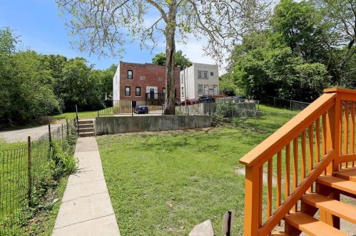 2011 Schaeffer Pl, Saint Louis MO 63139 exterior