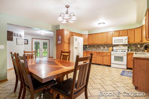 5124 Putnam Rd, Meskegon MI 49445-9500 exterior