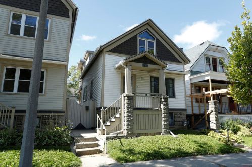 2429 Dousman St, Milwaukee, WI 53212-3039