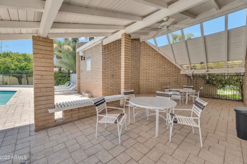 4713 10 St, Phoenix AZ 85020-2625 exterior