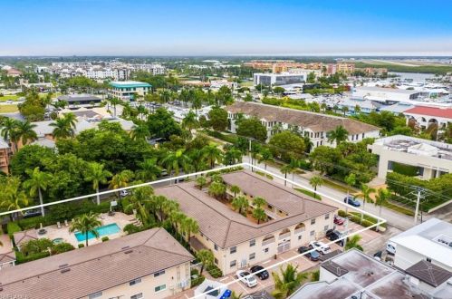 980 7th Ave, Naples FL 34102-6728 exterior