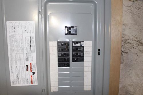 556 Elm St, Woonsocket RI 02895-3508 exterior