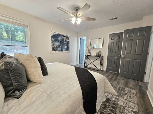 2061 Marbut Forest Dr, Lithonia GA  30058-7827 exterior