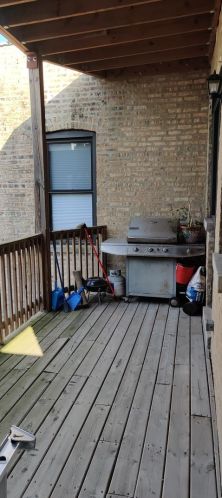 3920 Roscoe St, Chicago IL  60618-5114 exterior