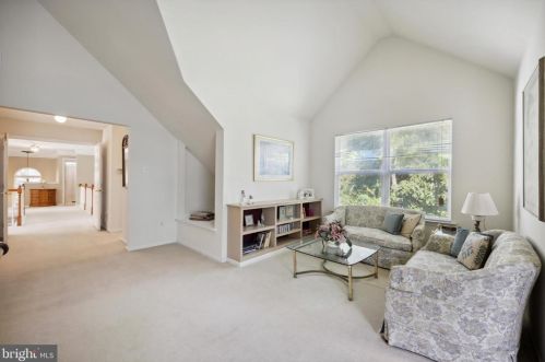 488 Fruit Farm Rd, Limerick PA 19468-3204 exterior