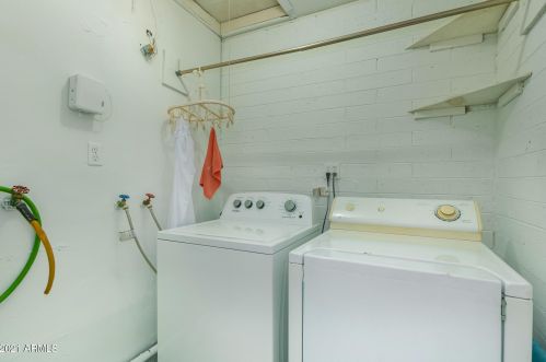 4916 Amelia Ave, Phoenix AZ  85031-2711 exterior