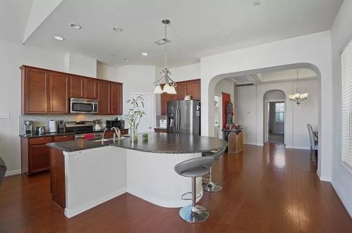 8608 Iron Horse Dr, Irving TX  75063-3922 exterior