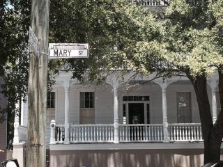 30 Mary St, Charleston SC  29403-6254 exterior