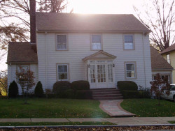 46 Washington St, Newton, MA 02458-2220