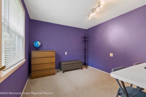 28 Sheppard Pl, Edison NJ 08817-3132 exterior