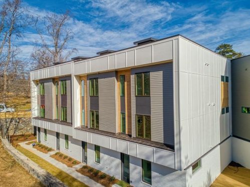 2424 Memorial Ter, Atlanta GA  exterior