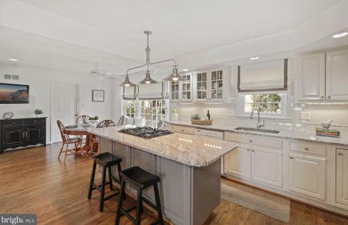 1539 Blue Meadow Rd, Rockville MD 20854-2622 exterior