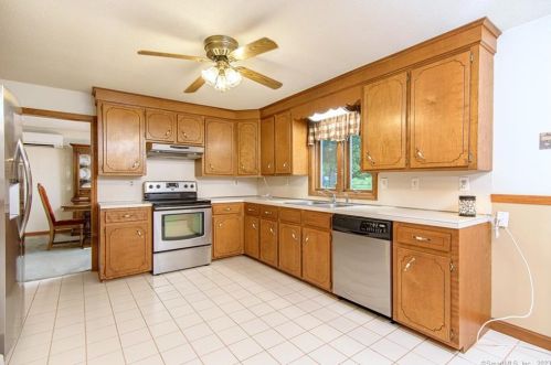 89 Laurel Dr, Killingly CT 06241-2218 exterior