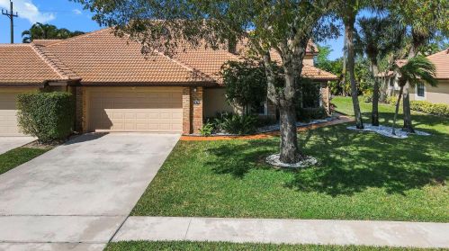 7279 Le Chalet Blvd, Boynton Beach FL 33472-5035 exterior