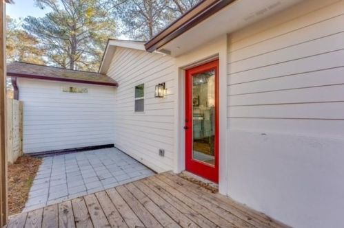 616 Commercial Ave, Atlanta GA 30318-8318 exterior