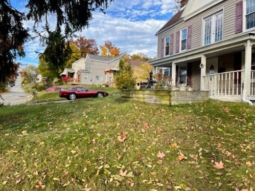 404 Middle St, Pittsburgh, PA 15227-3845