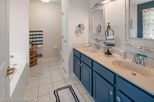 2 Abercorn Ct, Jackson Twp NJ  08527-3965 exterior