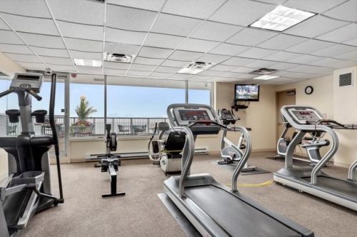 5855 Sheridan Rd, Chicago IL  60660-3816 exterior