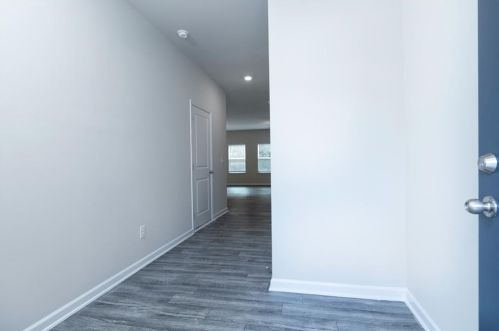 4972 Lower Elm St, Atlanta, GA 30349-1688