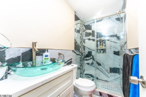 1570 Franklin St, Clark NJ  07066-2517 exterior