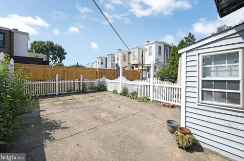 536 Belgrade St, Philadelphia PA 19125-2718 exterior