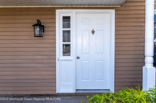 523 Holmes Ave, Lacey NJ  08731-1509 exterior