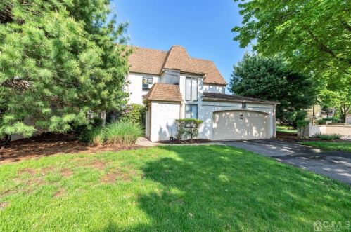 65 Park Gate Dr, Edison NJ 08820-4025 exterior