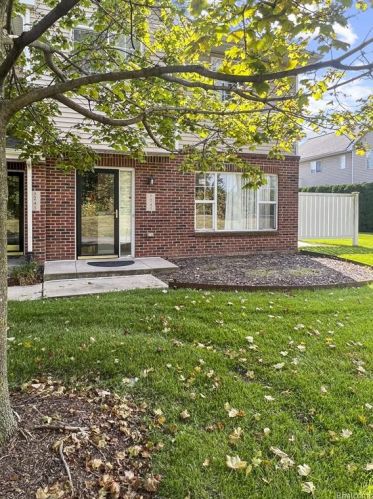 3245 Reeves Dr, Melvindale MI  48122-2034 exterior