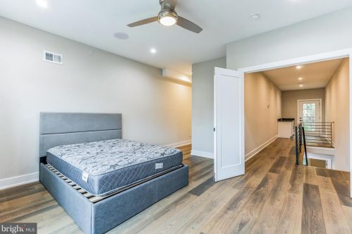 220 Fountain St, Philadelphia PA  19128-4508 exterior