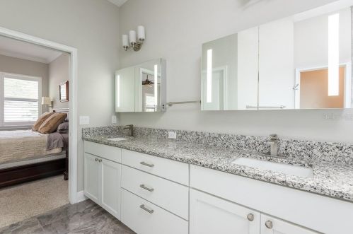 3017 Ballast Point Blvd, Tampa FL 33611-3902 exterior