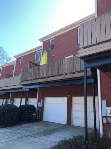 1196 Brookhaven Gln, Atlanta GA  30319-4707 exterior