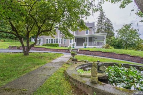 11 Vreeland Ave, Bloomingdale, NJ 07403-1127