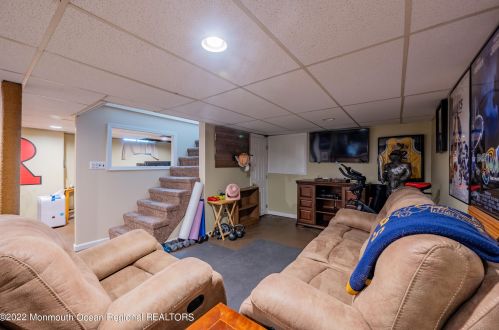 30 Schiverea Ave, East Freehold NJ 07728-1854 exterior