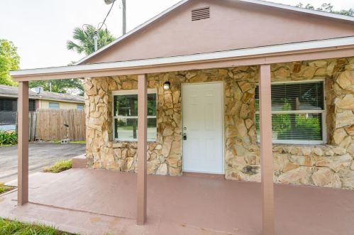 8209 Alaska St, Tampa, FL 33604-3245