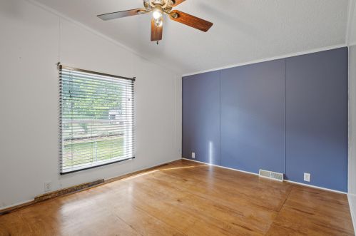 663 Maple Is Rd, Meskegon MI 49442-9479 exterior