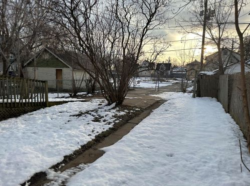 3058 21 St, Milwaukee WI 53206-1634 exterior