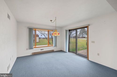 106 Lee Ann Ct, Hanover PA 17331-9560 exterior