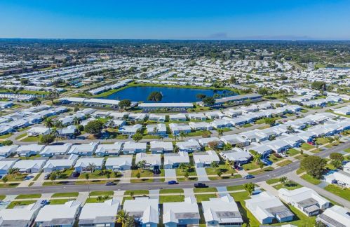 902 18 St, Boynton Beach FL 33426-5429 exterior