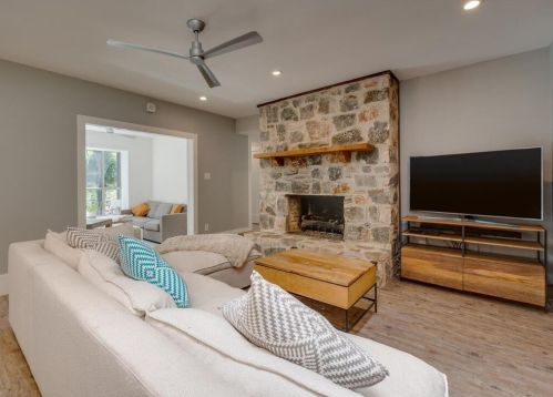 4830 Canyonbend Cir, Austin TX  78735-6605 exterior