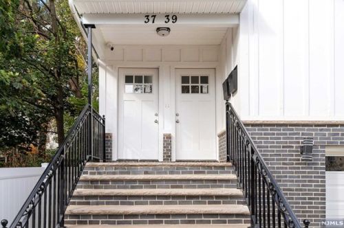 39 Brookside Ave, Irvington NJ  07111-3302 exterior