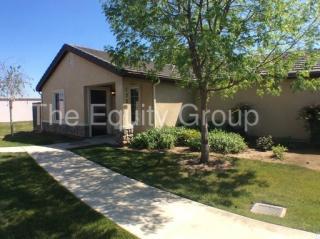 1720 Paseo Del Lago, Tulare CA  93274-6272 exterior