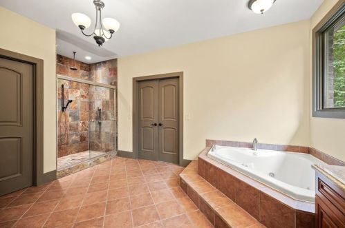 6372 Falcon Ln, Gainesville GA 30506-2429 exterior