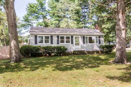 21 Ayer Cir, Seabrook, NH 03874-4002