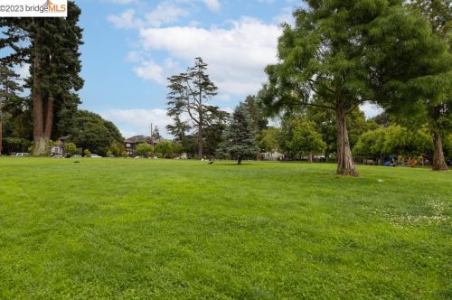 2643 Hillegass Ave, Berkeley CA 94704-3313 exterior