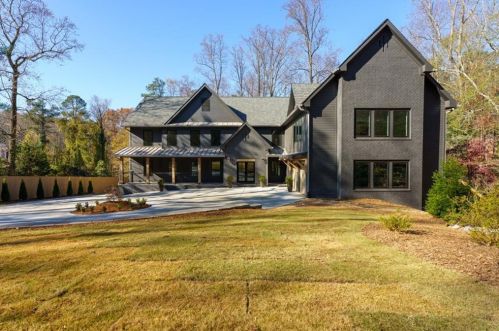 5666 Long Island Dr, Atlanta GA  30327-4842 exterior