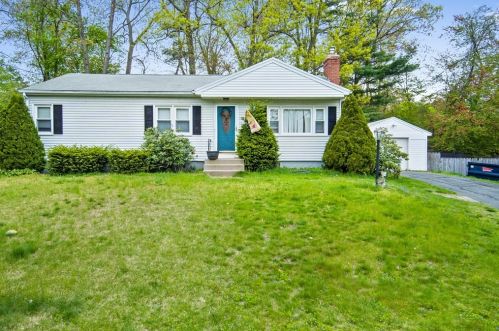 52 Irene St, Springfield, MA 01108-3532