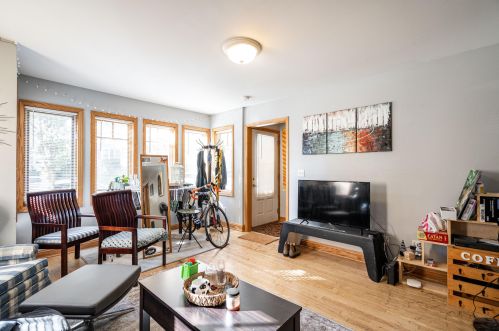 2910 Newhall St, Milwaukee WI 53211-3223 exterior