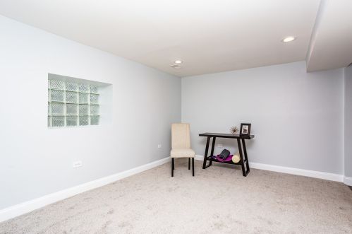 6756 Prairie Ave, Chicago IL  60637-4033 exterior