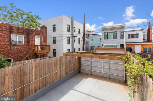 315 T St, Washington DC  20001-1842 exterior